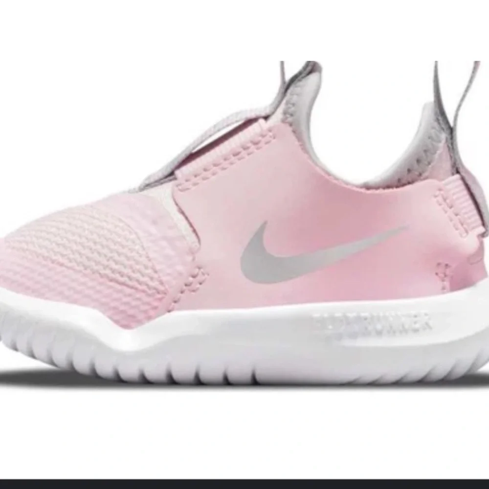 Nike Flex Runner Pink Foam White Sneakers FN1294-601 Size 5 slip on